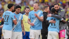 Man City đi từ trắng tay tới 'ăn 3' như thế nào?